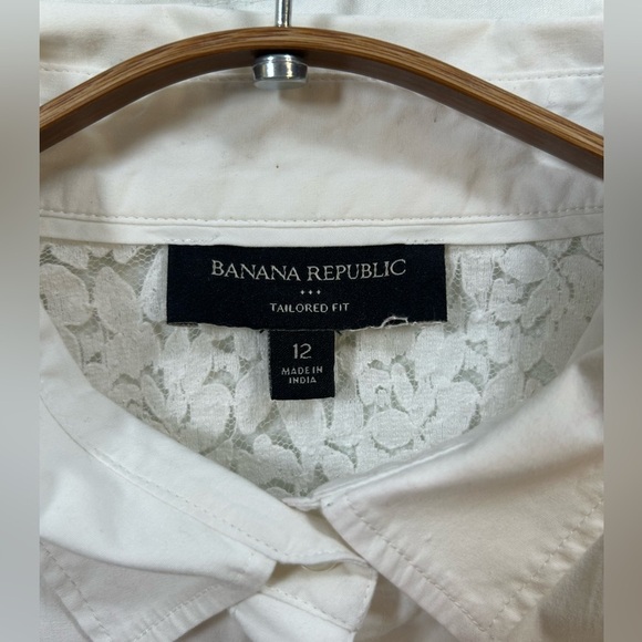 Romantic Banana Republic White Button Up with Lace Detail in the Back. Size 12. - Picture 1 of 7